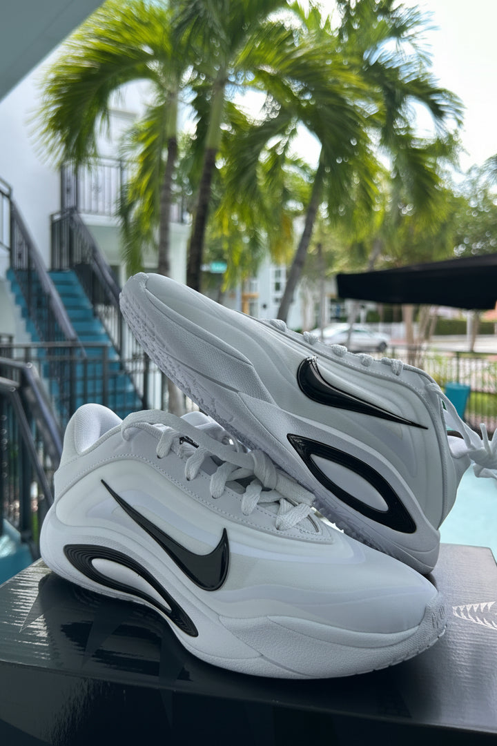 NIKE A ONE TB WHITEBLACK BLANCAS