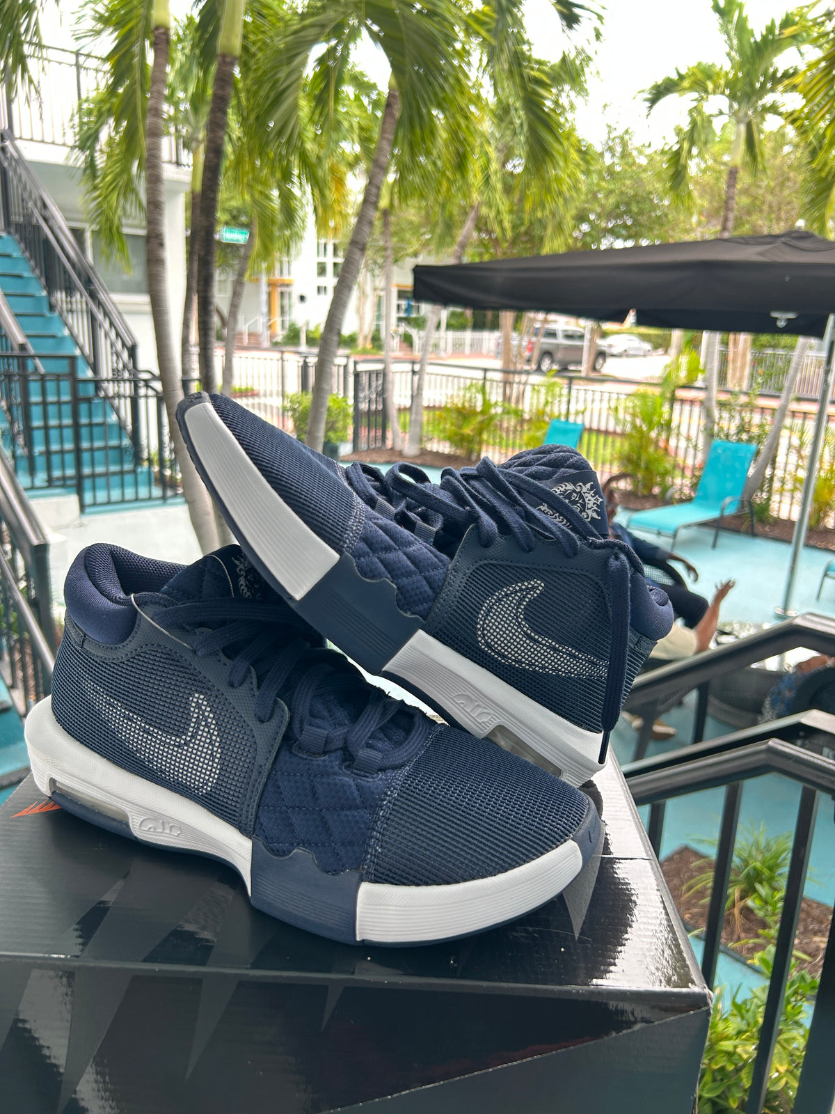 NIKE LEBRON WITNESS VIII AZUL MARINO